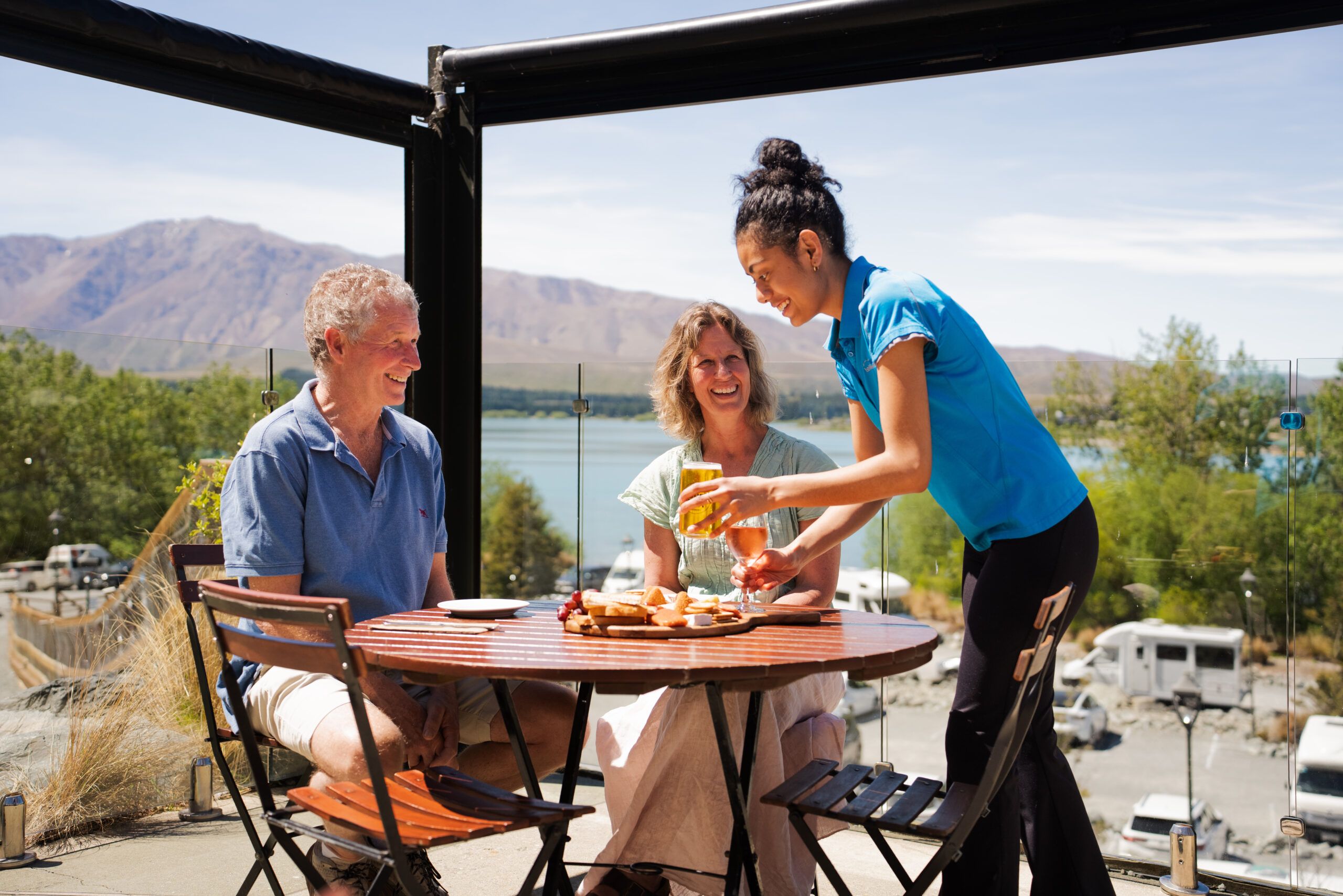 Daily cabinet with a wide variety of sweets and savouries